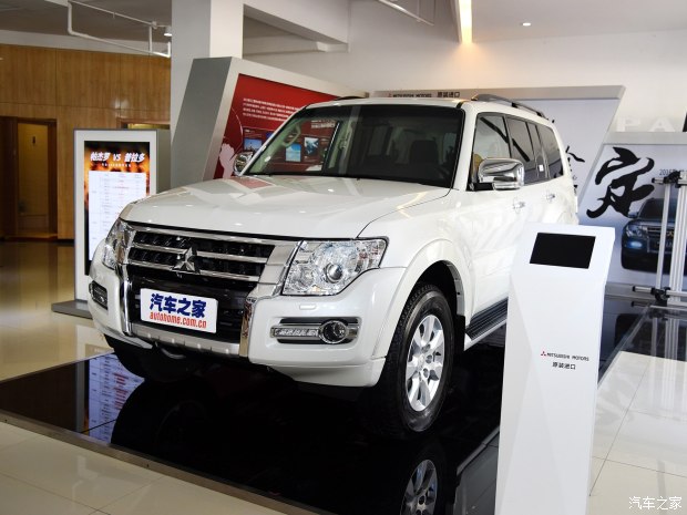 三菱(進(jìn)口) 帕杰羅(進(jìn)口) 2016款 3.0L 自動(dòng)豪華版 國(guó)IV