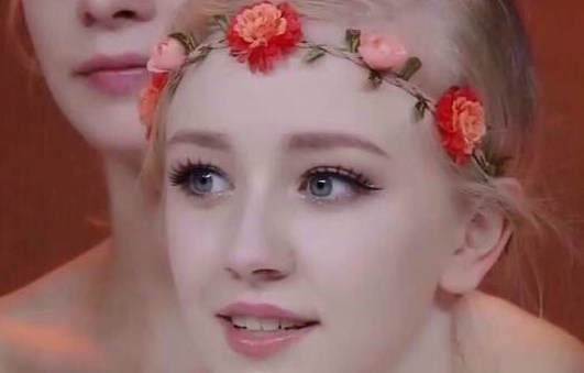 萌妹子“丹麥天使”曝素顏照 萌妹子“丹麥天使”曝素顏照