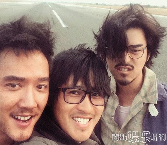 工地生活三人行。