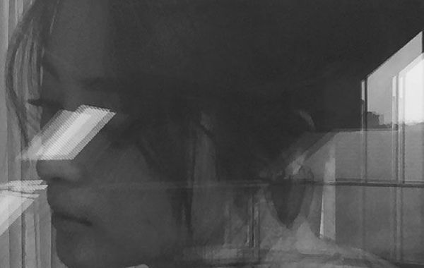 蔣勤勤吊帶美照。