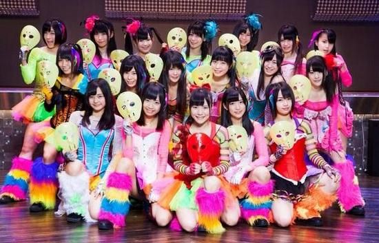 假面女子組合近來(lái)走紅 假面女子組合近來(lái)走紅