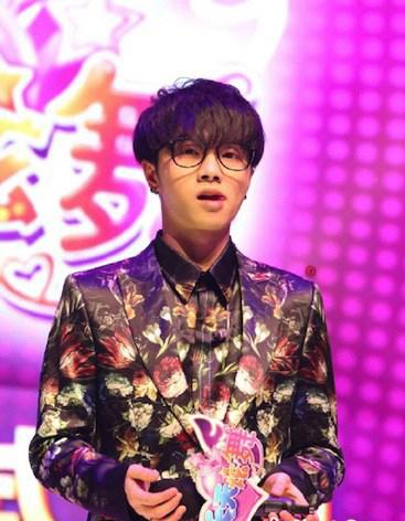 華晨宇任性拒收粉絲所送豪車:因?yàn)槲乙呀?jīng)有了 華晨宇任性拒收粉絲所送豪車:因?yàn)槲乙呀?jīng)有了