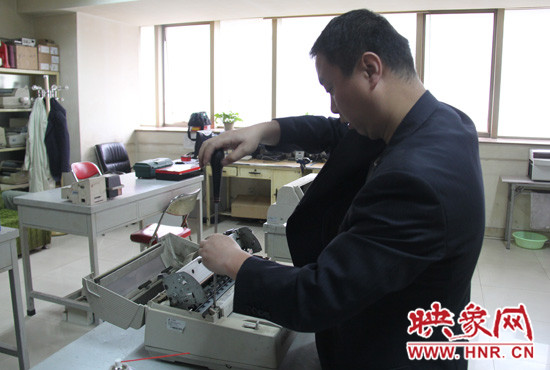 現(xiàn)在的陸涌經(jīng)常被同事成為“治療疑難雜癥的行家”、“大神”