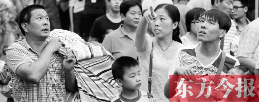 家長(zhǎng)親自送孩子上大學(xué)，最主要的原因還是擔(dān)心孩子的安全問(wèn)題