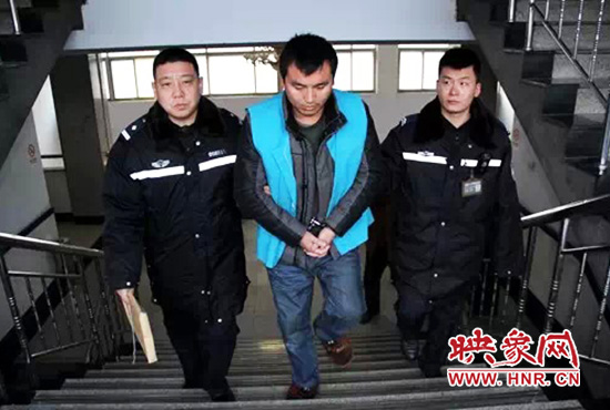 警方已經(jīng)將肇事嫌疑人控制。