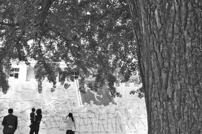 信陽市羅山縣何家沖村，當(dāng)年紅二十五軍從這里出發(fā)。記者李文波攝影