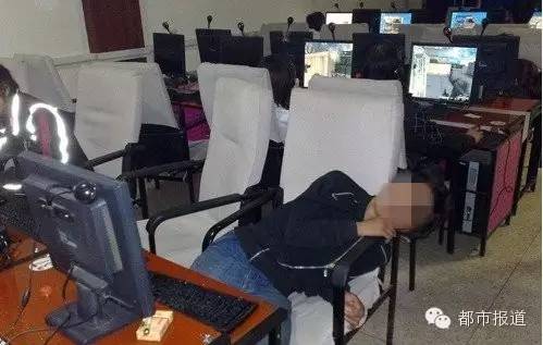 悲??！15歲男孩上網(wǎng)5小時后猝死，事發(fā)鄭州 | 這些原因可能導致上網(wǎng)猝死，戳...