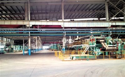 12月4日，三峽全通一個閑置的車間內(nèi)，落滿厚厚的塵土。