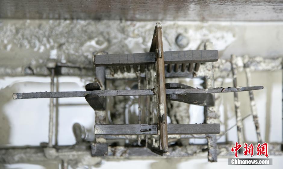 圖為蜀錦織機仿真蜀錦織機，為我國唯一有出土單位、完整保存的織機模型。