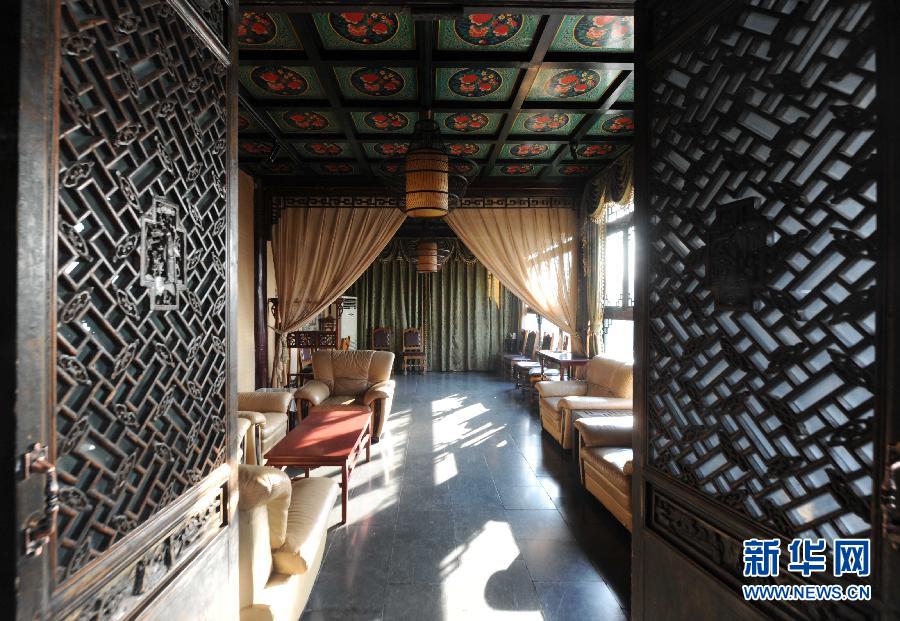 　“停業(yè)調(diào)整”的北海公園內(nèi)高檔餐廳上林苑內(nèi)部一角（1月15日攝）。