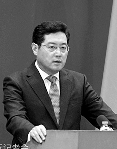 23日，秦剛在外交部例行記者會(huì)上。