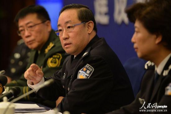 傅政華在會議上接受媒體采訪(記者 翁奇羽 攝) 傅政華在會議上接受媒體采訪(記者 翁奇羽 攝)