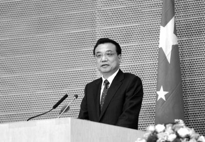 當?shù)貢r間5月5日，國務(wù)院總理李克強在非盟會議中心發(fā)表演講。圖/中國政府網(wǎng)