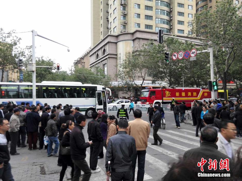 自治區(qū)和烏魯木齊市有關(guān)部門迅速處置，傷員已全部送往醫(yī)院救治。