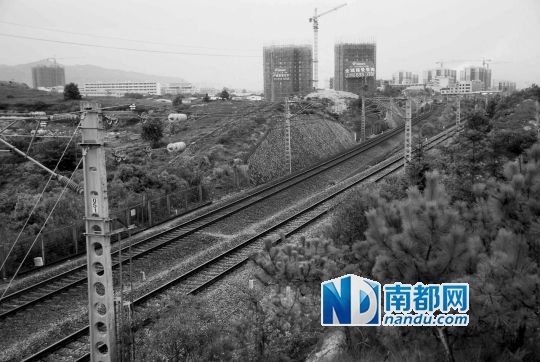 　東源縣法院院長被火車撞亡事發(fā)地段。