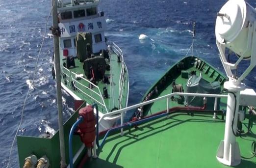 越南拍攝的中國海空力量護衛(wèi)981鉆井平臺。