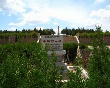 網(wǎng)絡(luò)曝光遼寧阜新“萬人坑”遺址遭到嚴(yán)重破壞，出現(xiàn)紀(jì)念碑損壞、館內(nèi)沒照明、遺骨散失等問題