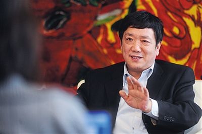 　政協(xié)委員、中國電力投資集團總經(jīng)理陸啟洲稱，7800元是其每月基本工資。資料圖片/新京報記者 楊杰