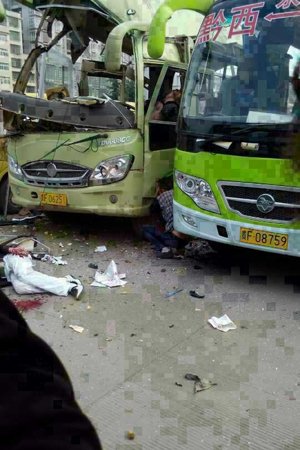 爆炸現(xiàn)場(chǎng)。圖片來(lái)自網(wǎng)絡(luò)