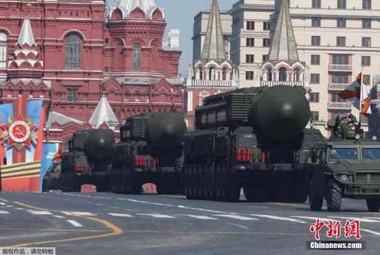 資料圖：2014年5月9日，俄羅斯舉行紀(jì)念衛(wèi)國(guó)戰(zhàn)爭(zhēng)勝利69周年的閱兵式，俄羅斯總統(tǒng)普京出席。