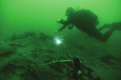 水下測(cè)繪。（圖據(jù)國(guó)家文物局水下文化遺產(chǎn)保護(hù)中心）