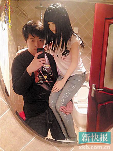 宋渤平常就是這樣抱著重20公斤的小蝶出門。 微博圖