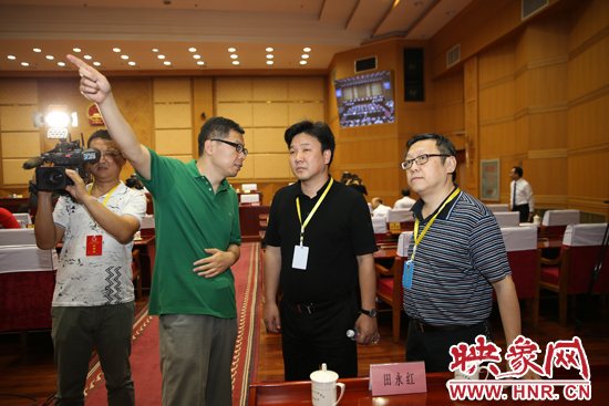 映象網(wǎng)全程直播省十二屆人大常委會(huì)專題詢問(wèn)會(huì)