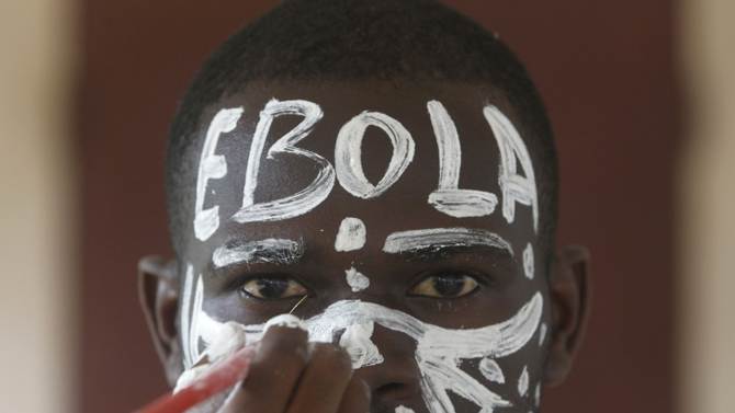 科特迪瓦演員表演宣傳對(duì)抗埃博拉疫情 科特迪瓦演員表演宣傳對(duì)抗埃博拉疫情