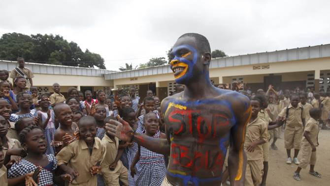 科特迪瓦演員表演宣傳對(duì)抗埃博拉疫情 科特迪瓦演員表演宣傳對(duì)抗埃博拉疫情