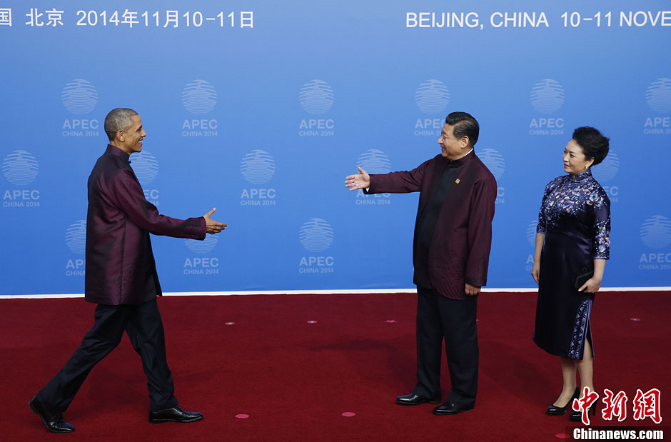 圖為習(xí)近平夫婦歡迎美國總統(tǒng)奧巴馬。中新社發(fā) 杜洋 攝