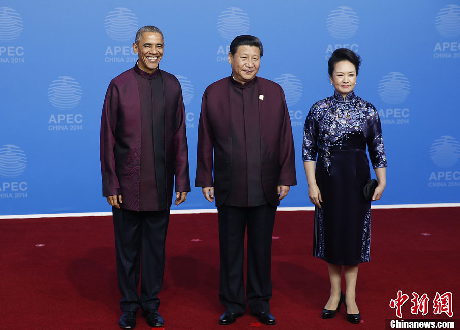 圖為習(xí)近平夫婦歡迎美國總統(tǒng)奧巴馬。中新社發(fā) 杜洋 攝