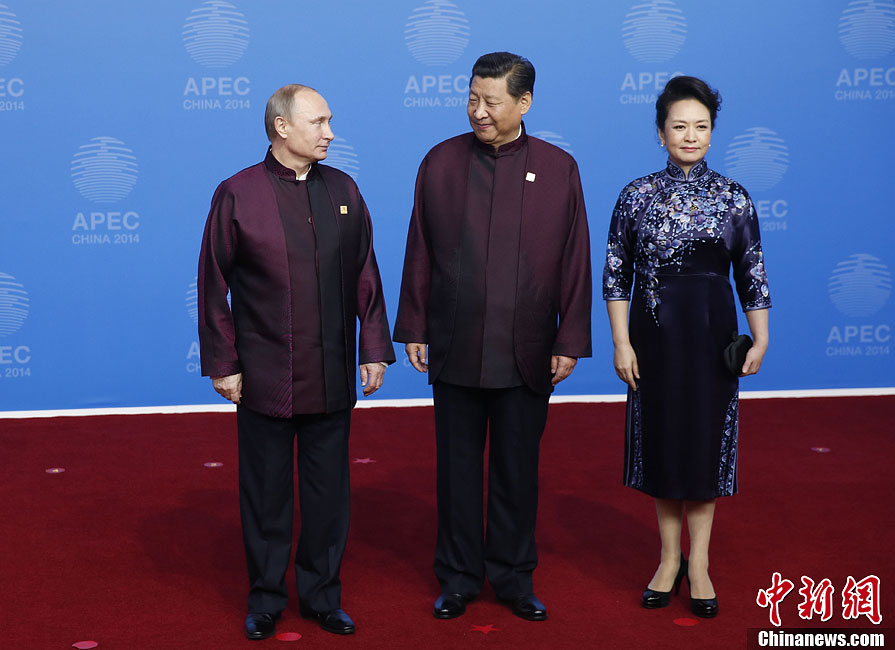 圖為習(xí)近平夫婦歡迎俄羅斯總統(tǒng)普京。中新社發(fā) 杜洋 攝