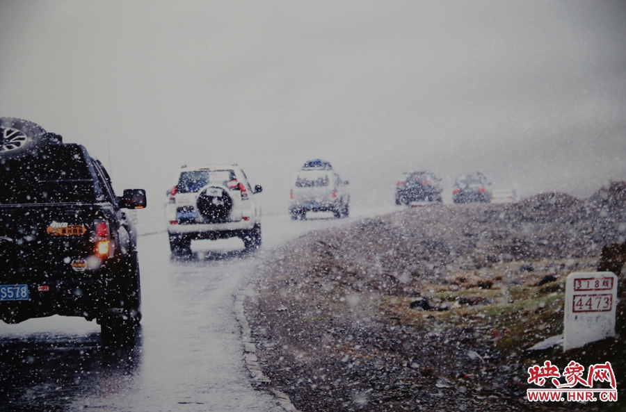 賽車(chē)的世界、更是男人的世界。圖為部分參展攝影作品。