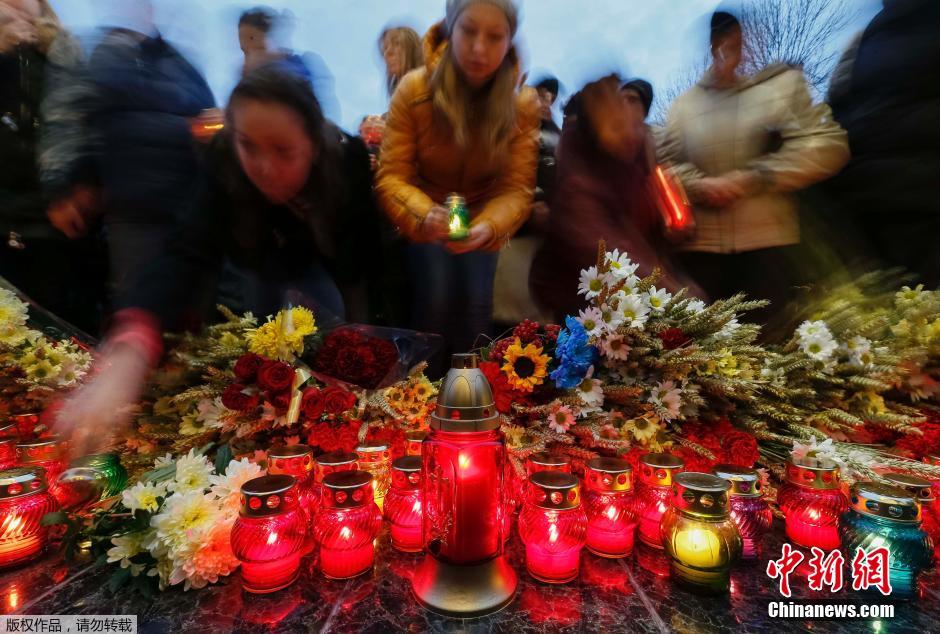 當?shù)貢r間2014年11月22日，烏克蘭基輔，民眾舉行儀式紀念1932-1933烏克蘭大饑荒81周年