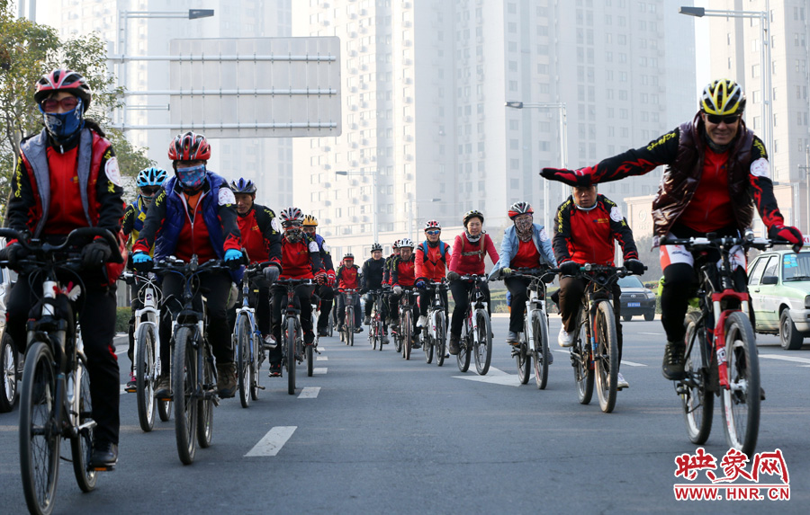 獻(xiàn)愛(ài)心、騎行天下，映象網(wǎng)騎行車(chē)友樂(lè)翻天