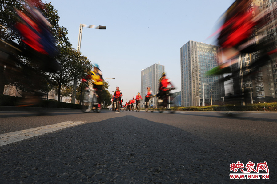 獻(xiàn)愛(ài)心、騎行天下，映象網(wǎng)騎行車(chē)友樂(lè)翻天