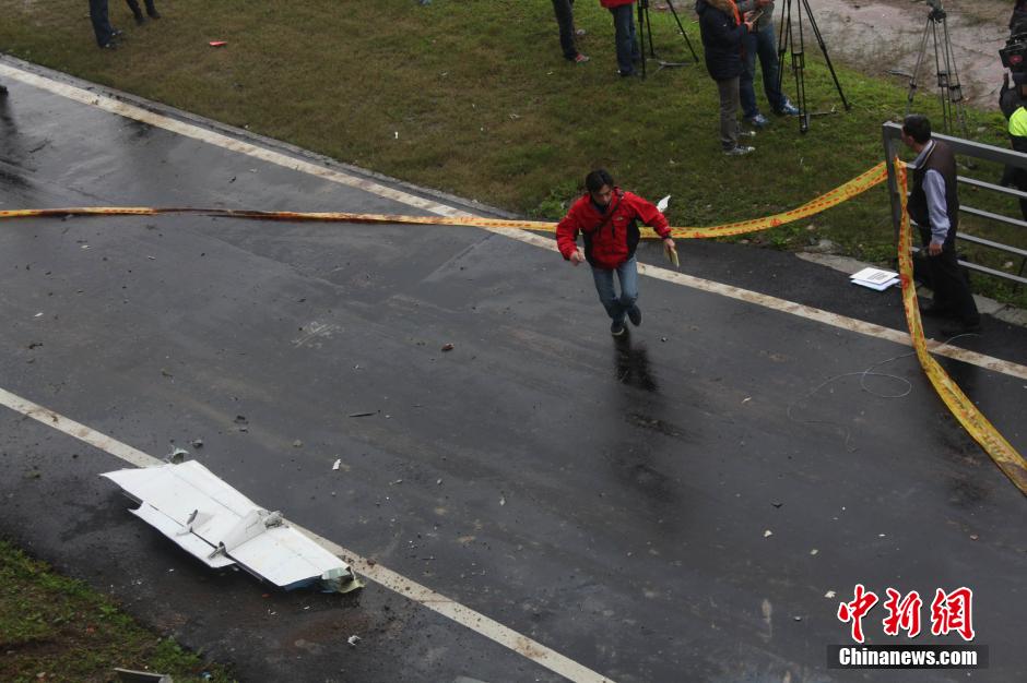 臺灣復(fù)興航空一架班機墜河 臺灣復(fù)興航空一架班機墜河