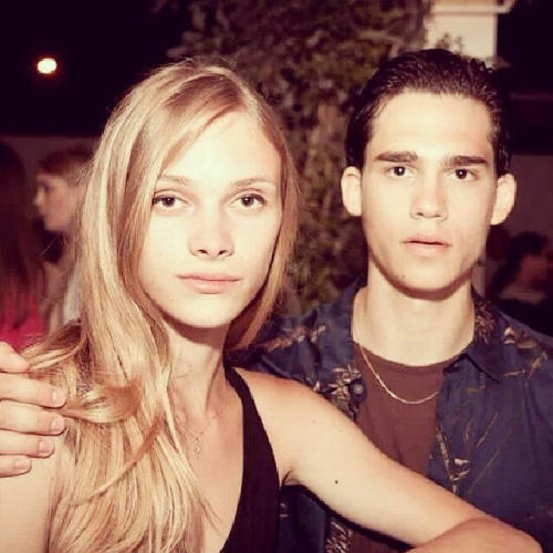 似男非女 “妖孽”般國際男模 似男非女 “妖孽”般國際男模