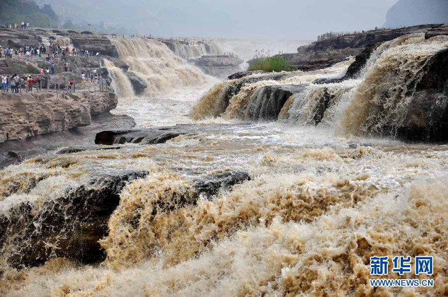 這是7月10日拍攝的黃河壺口瀑布。