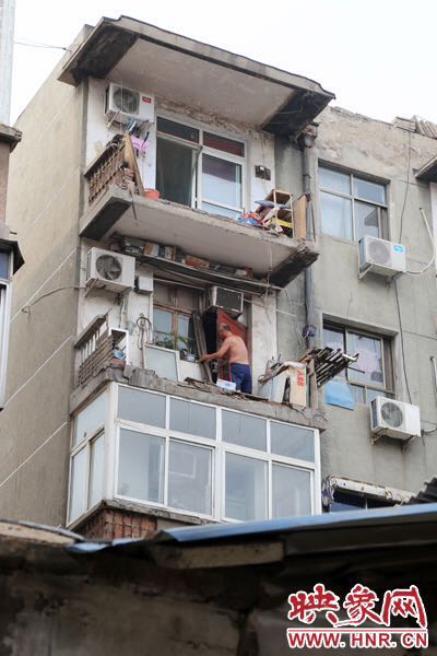 據(jù)了解，該棟房屋建造于1986年，距今已經(jīng)30年。