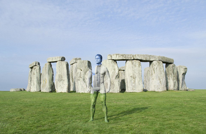 美藝術家彩繪模特“隱身”世界七大奇跡 美藝術家彩繪模特“隱身”世界七大奇跡