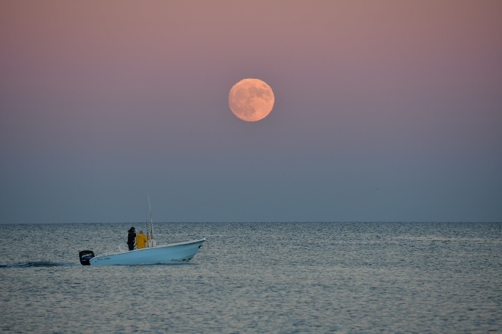 68年來最大！今晚夜空上演超級月亮