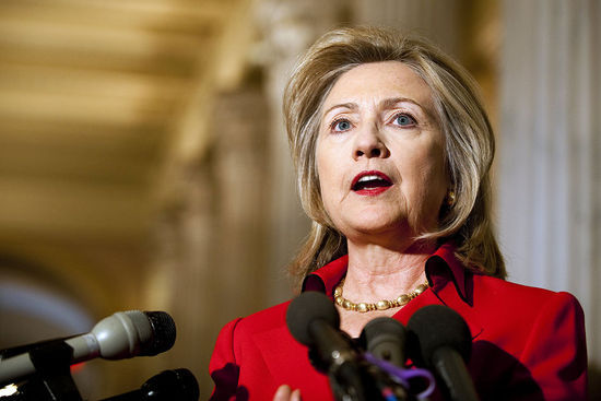 希拉里接受訪問(wèn)時(shí)“哭窮”稱自己不算有錢(qián)人 希拉里接受訪問(wèn)時(shí)“哭窮”稱自己不算有錢(qián)人