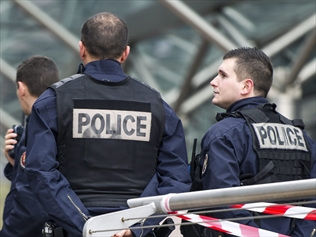 失業(yè)女子48小時內(nèi)報(bào)警637次因騷擾警方被判刑 失業(yè)女子48小時內(nèi)報(bào)警637次因騷擾警方被判刑