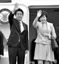 11月9日中午，日本首相安倍晉三攜夫人安倍昭惠乘坐日本政府專機(jī)來到北京，參加APEC北京峰會。安倍在啟程前再次對媒體強(qiáng)調(diào)了改善中日關(guān)系的意愿，稱“改善兩國關(guān)系的想法從來沒有改變過”。