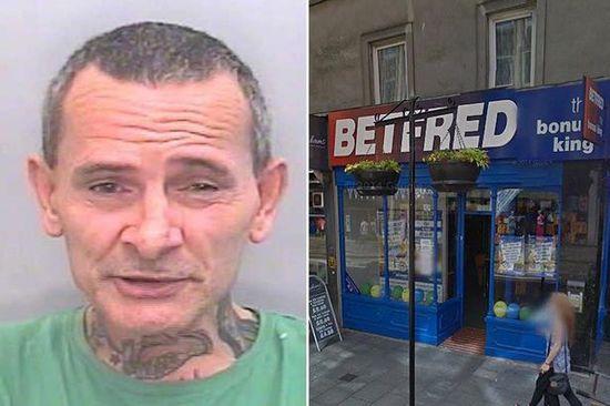 英國(guó)一笨賊竟用紙巾糊臉搶劫。