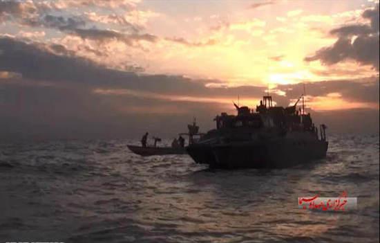 圖為被伊朗俘獲美軍艦艇。