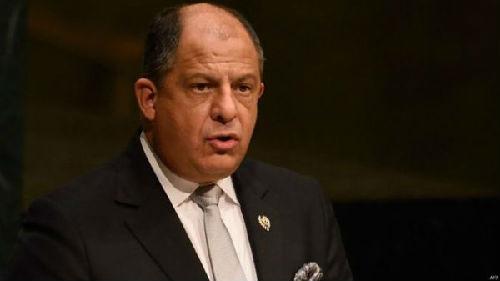 哥斯達(dá)黎加總統(tǒng)路易斯·索利斯表示，政府亟需資金因應(yīng)財政赤字，但中國提供10億美元貸款的時機(jī)仍未成熟。（圖片來源：英國廣播公司網(wǎng)站）