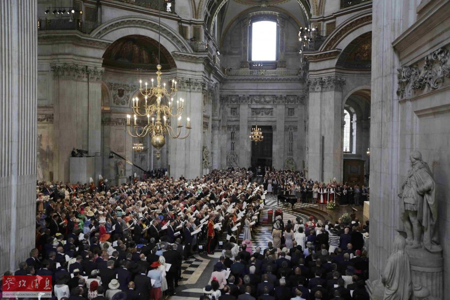 英國(guó)女王90大壽現(xiàn)場(chǎng)。