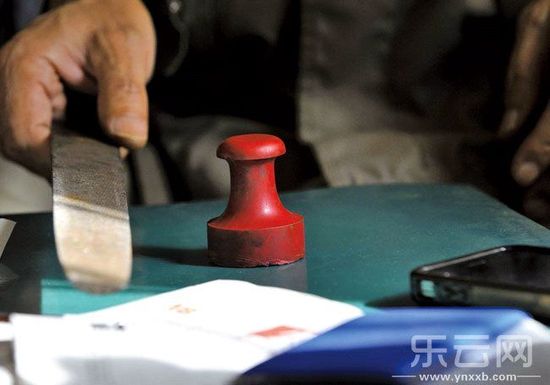 陶云江說起自己的女兒、家庭和現(xiàn)在的狀況時幾度哽咽